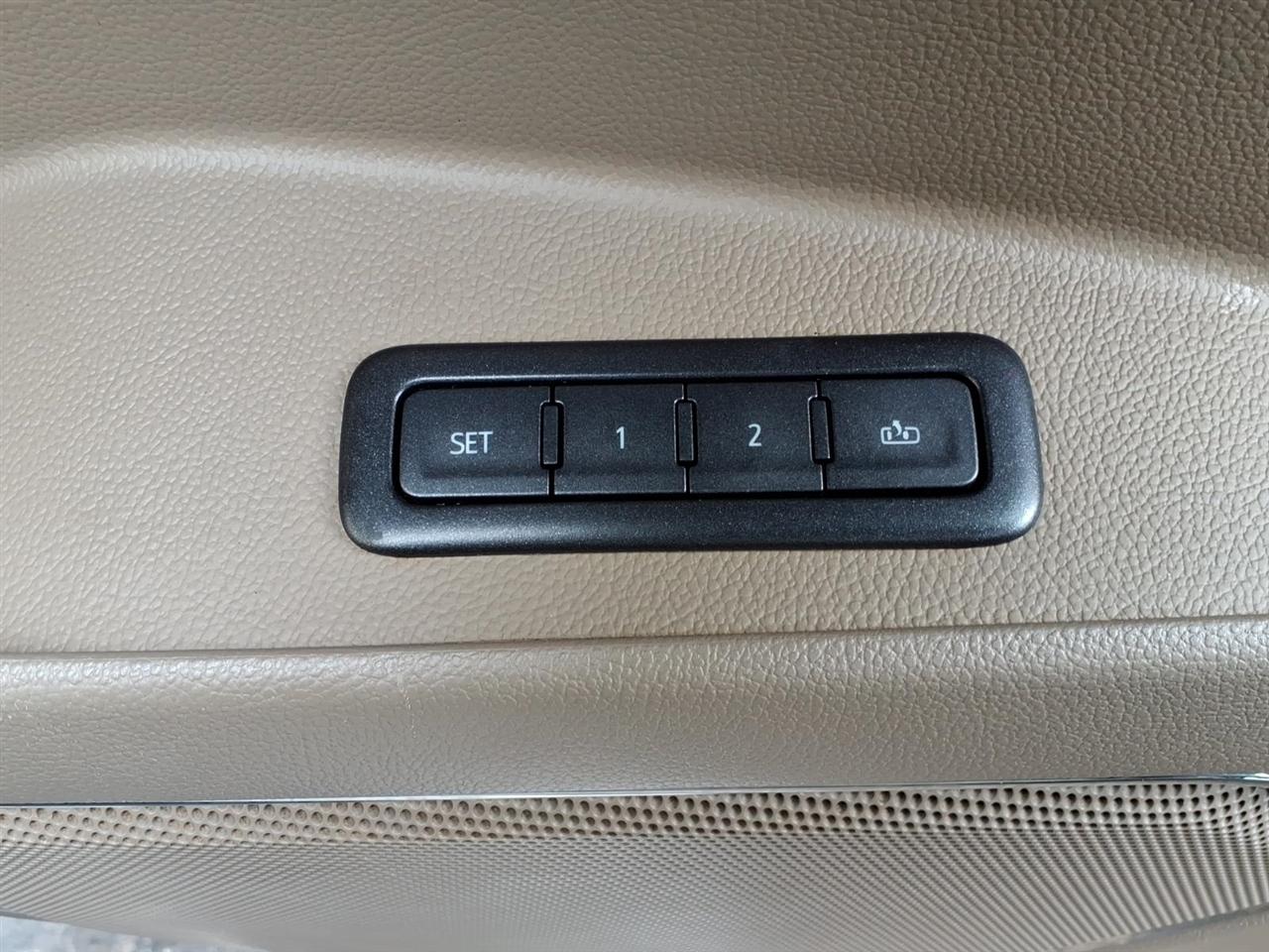 Chevrolet Suburban 4WD 4dr 1500 Premier 2019