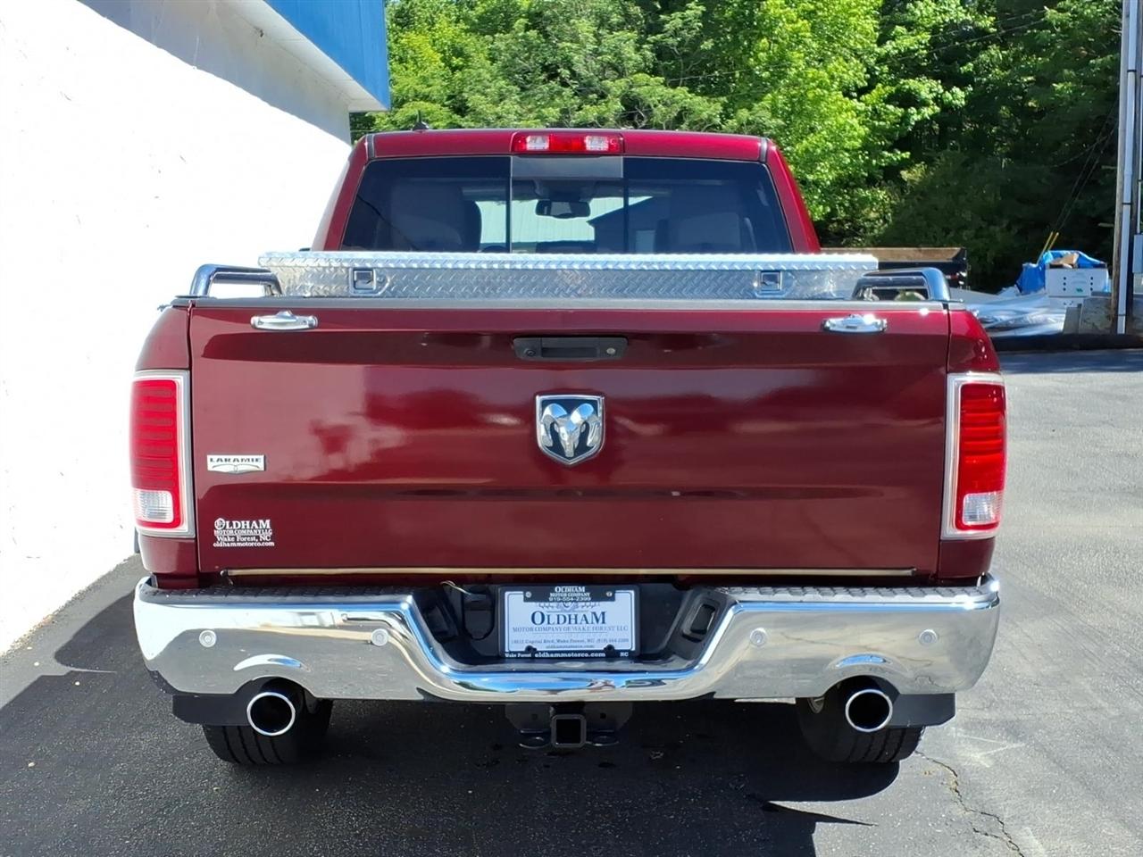 RAM 1500 Laramie 4x2 Crew Cab 5'7" Box 2017