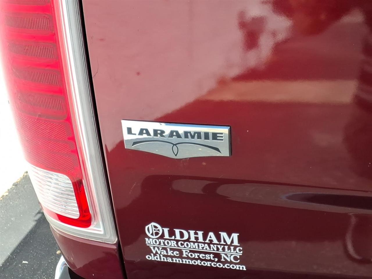 RAM 1500 Laramie 4x2 Crew Cab 5'7" Box 2017