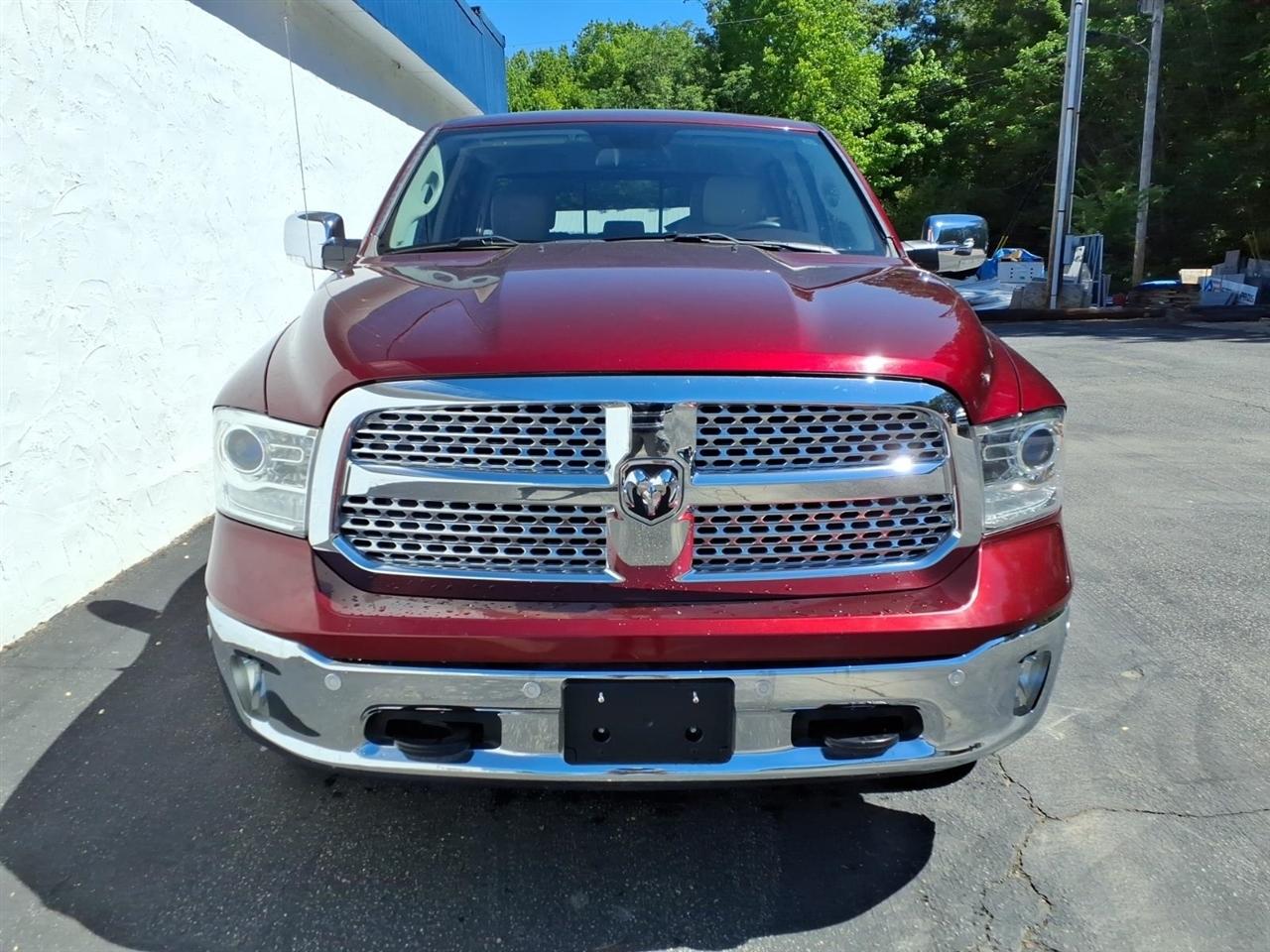 RAM 1500 Laramie 4x2 Crew Cab 5'7" Box 2017