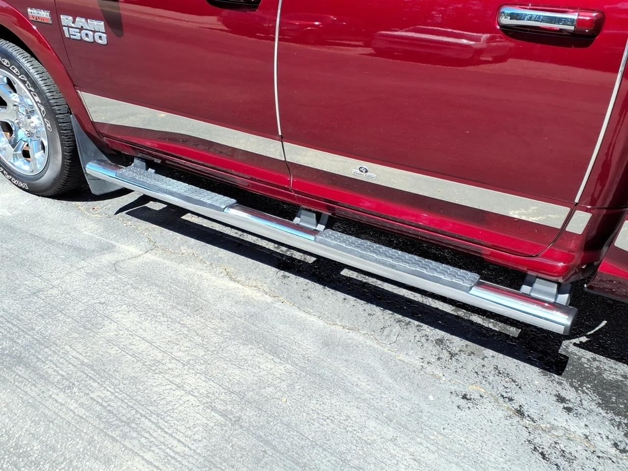 RAM 1500 Laramie 4x2 Crew Cab 5'7" Box 2017