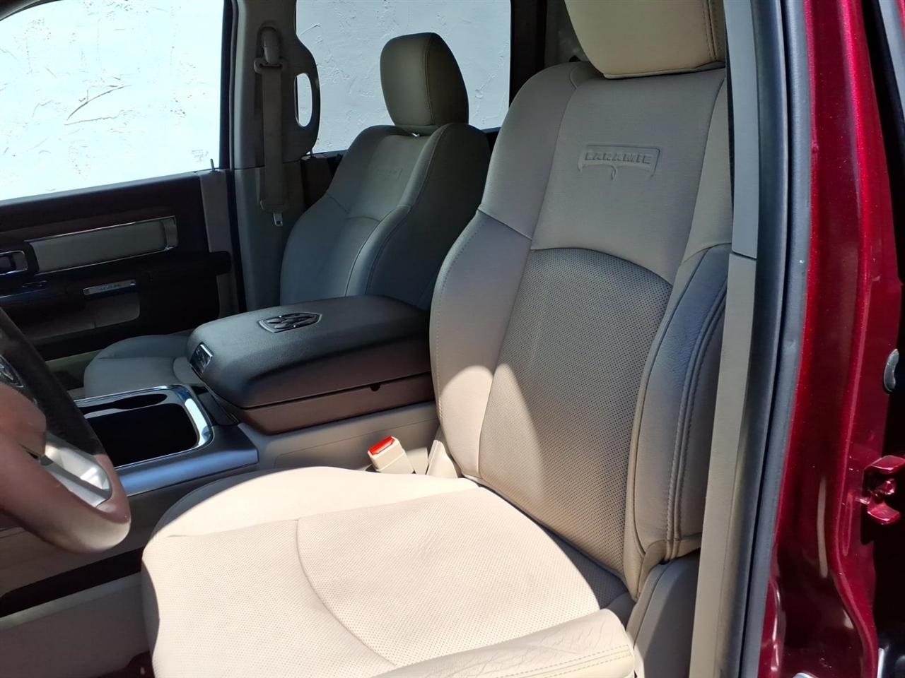RAM 1500 Laramie 4x2 Crew Cab 5'7" Box 2017