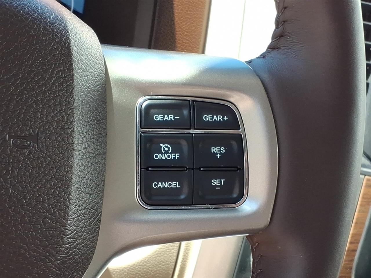 RAM 1500 Laramie 4x2 Crew Cab 5'7" Box 2017