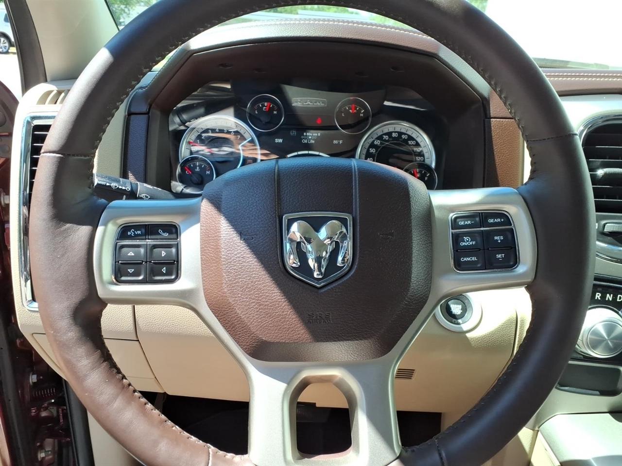 RAM 1500 Laramie 4x2 Crew Cab 5'7" Box 2017