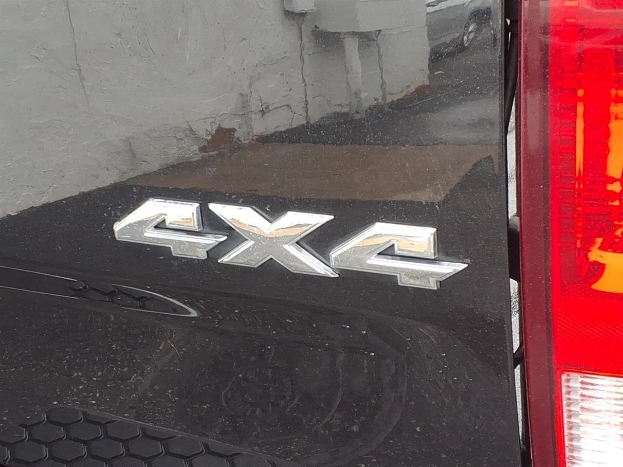 RAM 1500 Classic Lone Star Silver 4x4 Crew Cab 5'7" Box 2019