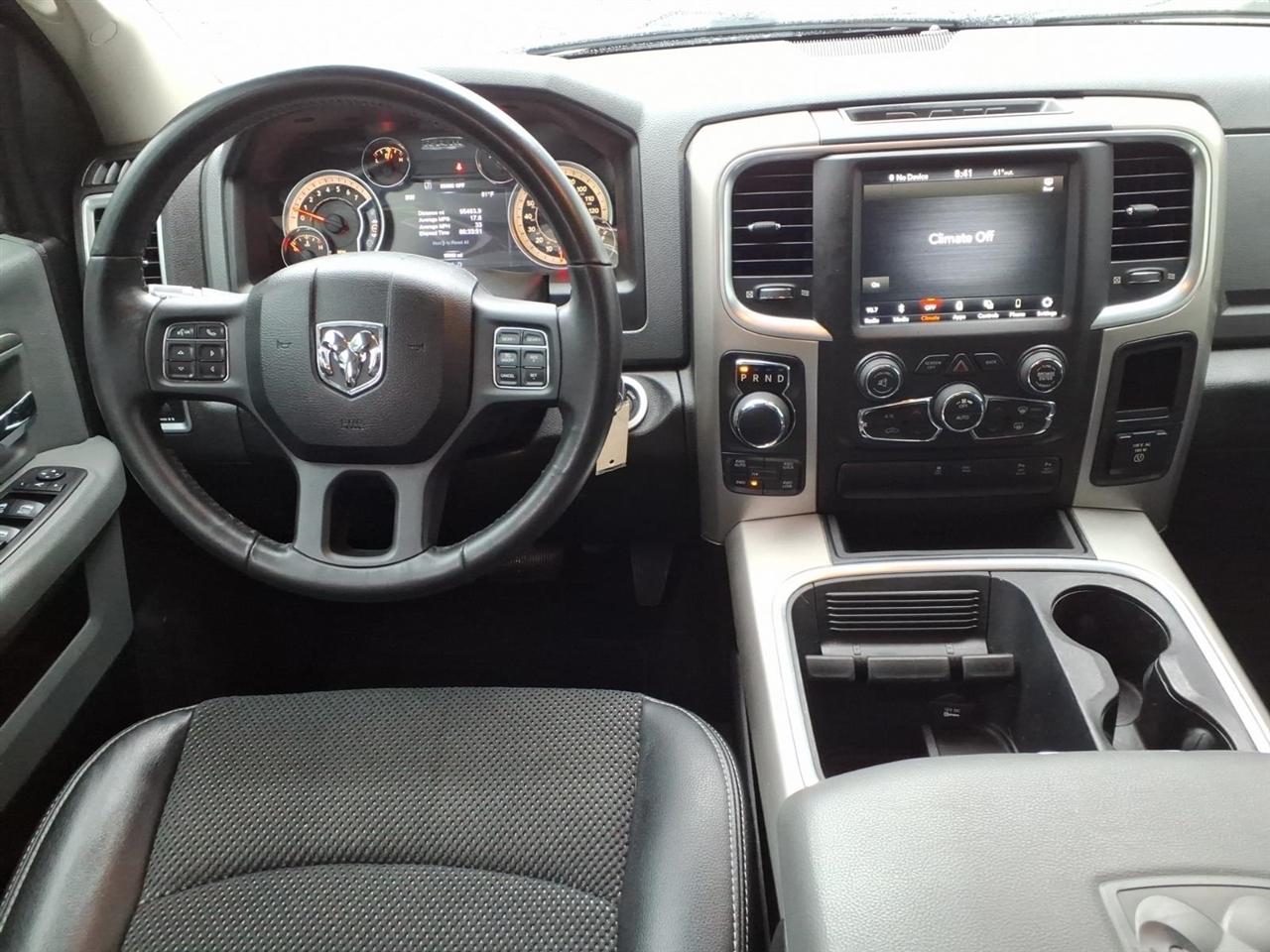 RAM 1500 Classic Lone Star Silver 4x4 Crew Cab 5'7" Box 2019