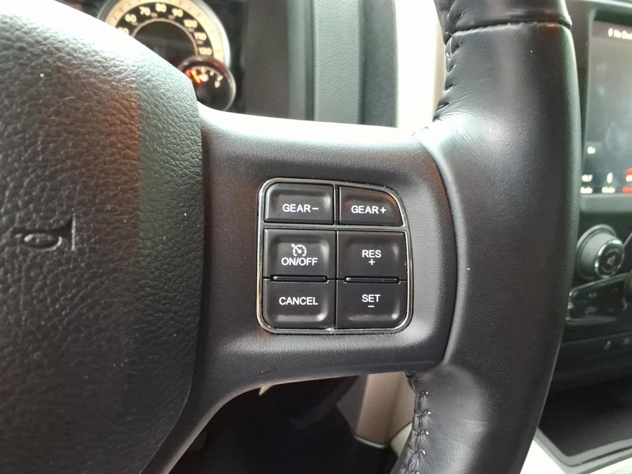RAM 1500 Classic Lone Star Silver 4x4 Crew Cab 5'7" Box 2019