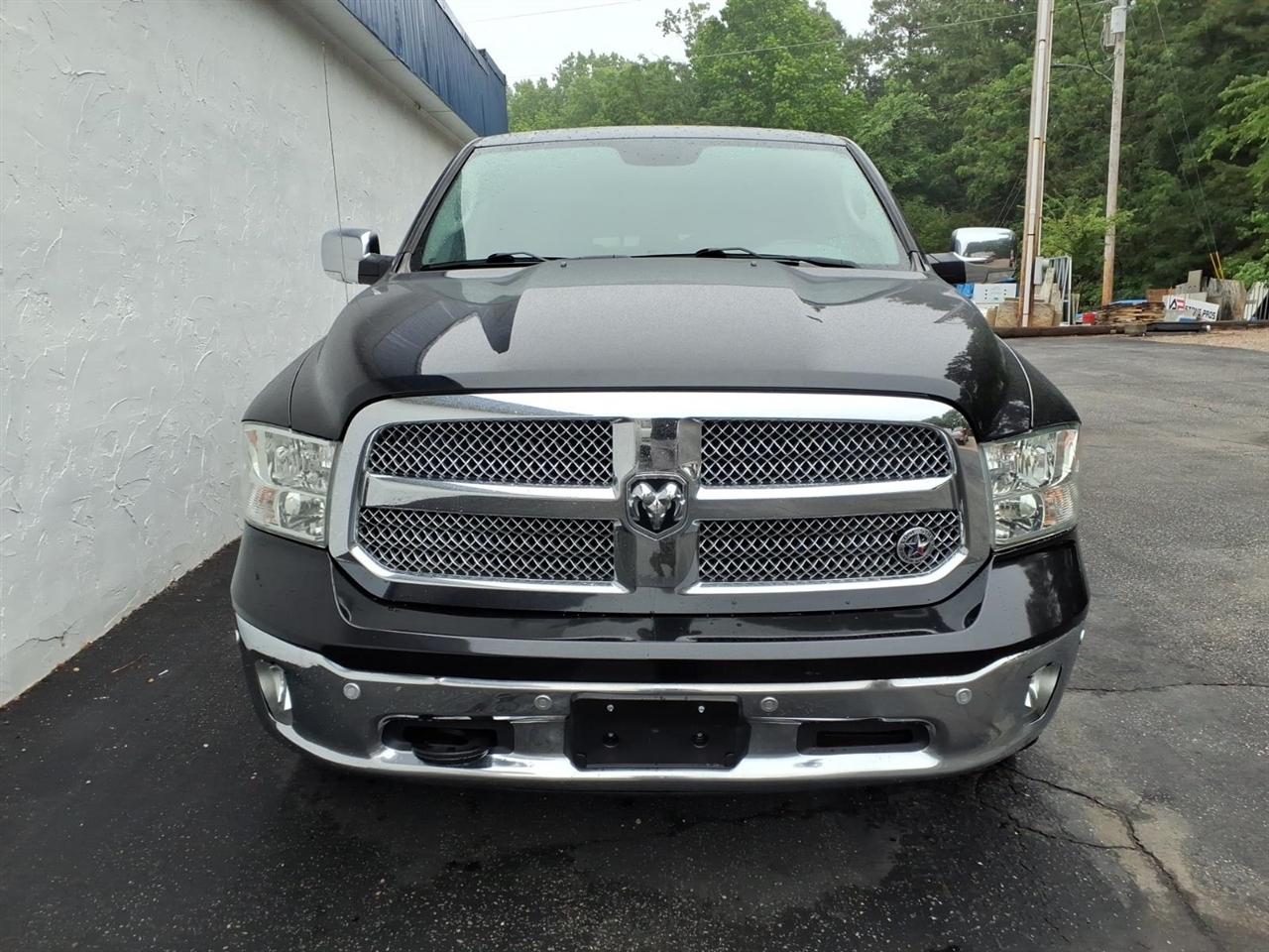 RAM 1500 Classic Lone Star Silver 4x4 Crew Cab 5'7" Box 2019