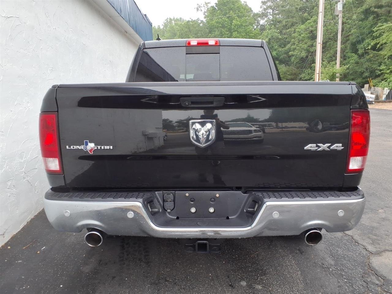 RAM 1500 Classic Lone Star Silver 4x4 Crew Cab 5'7" Box 2019