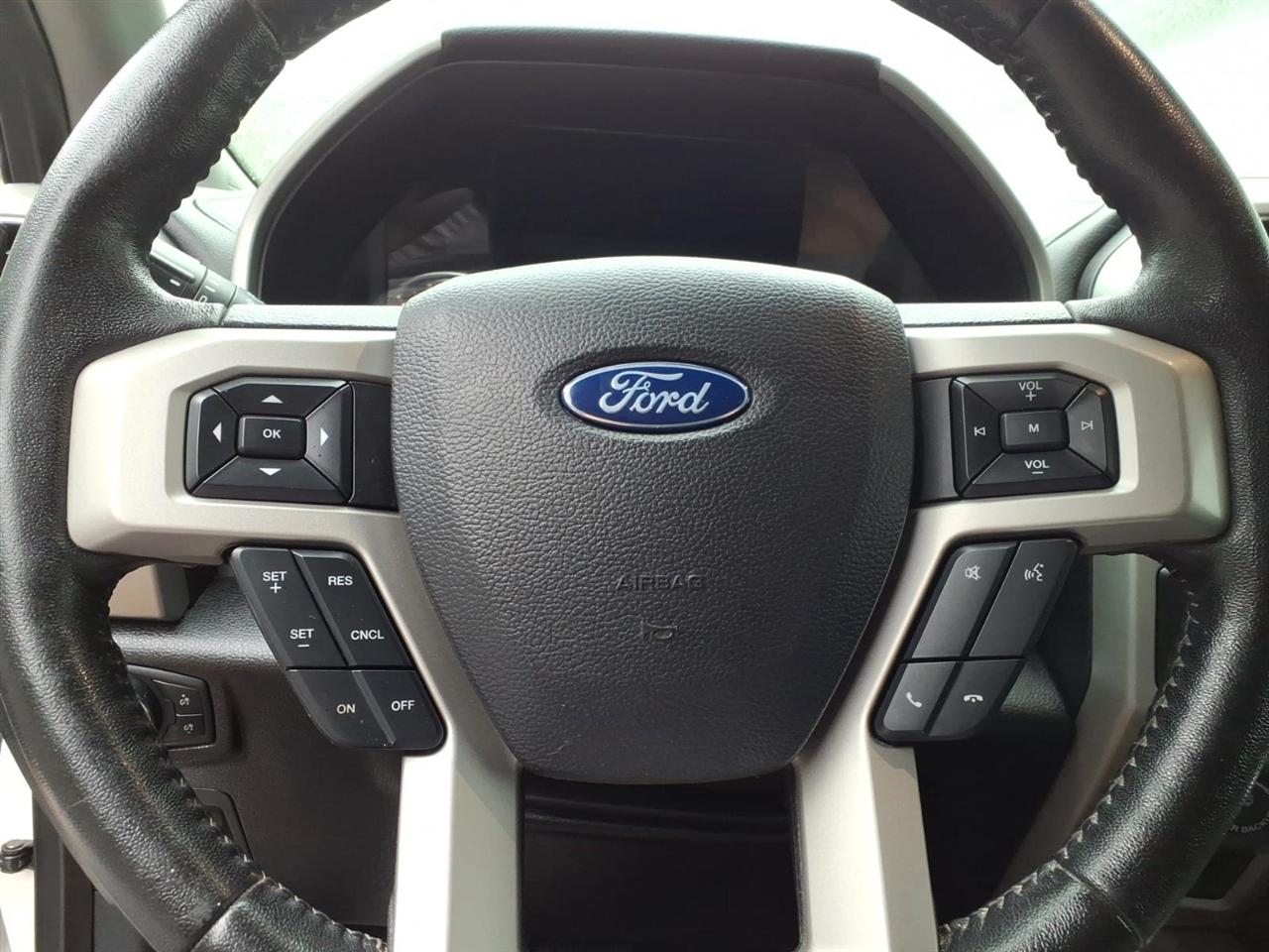 Ford F-150 SuperCrew 139" Lariat 4WD 2019