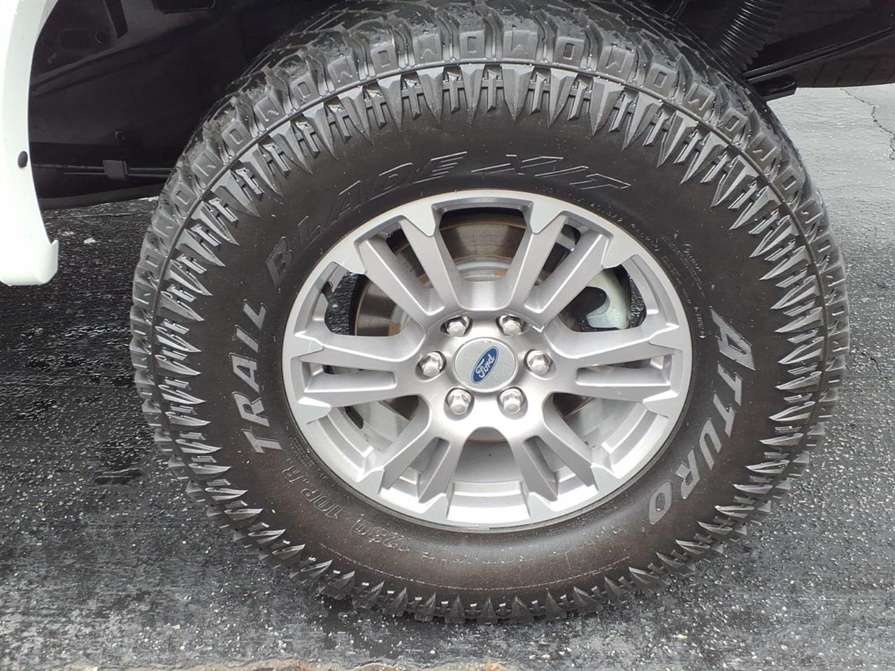Ford F-150 SuperCrew 139" Lariat 4WD 2019