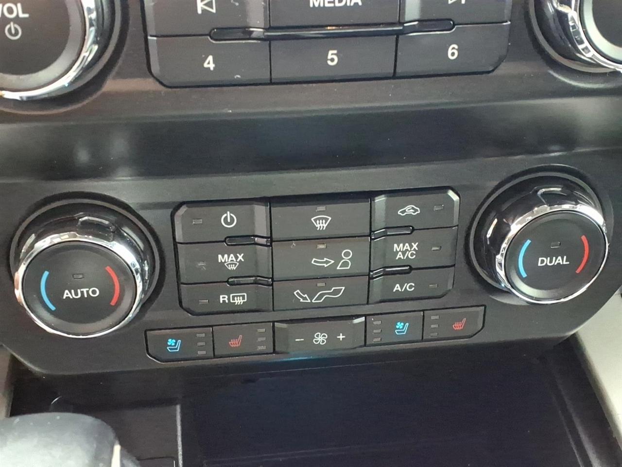 Ford F-150 SuperCrew 139" Lariat 4WD 2019