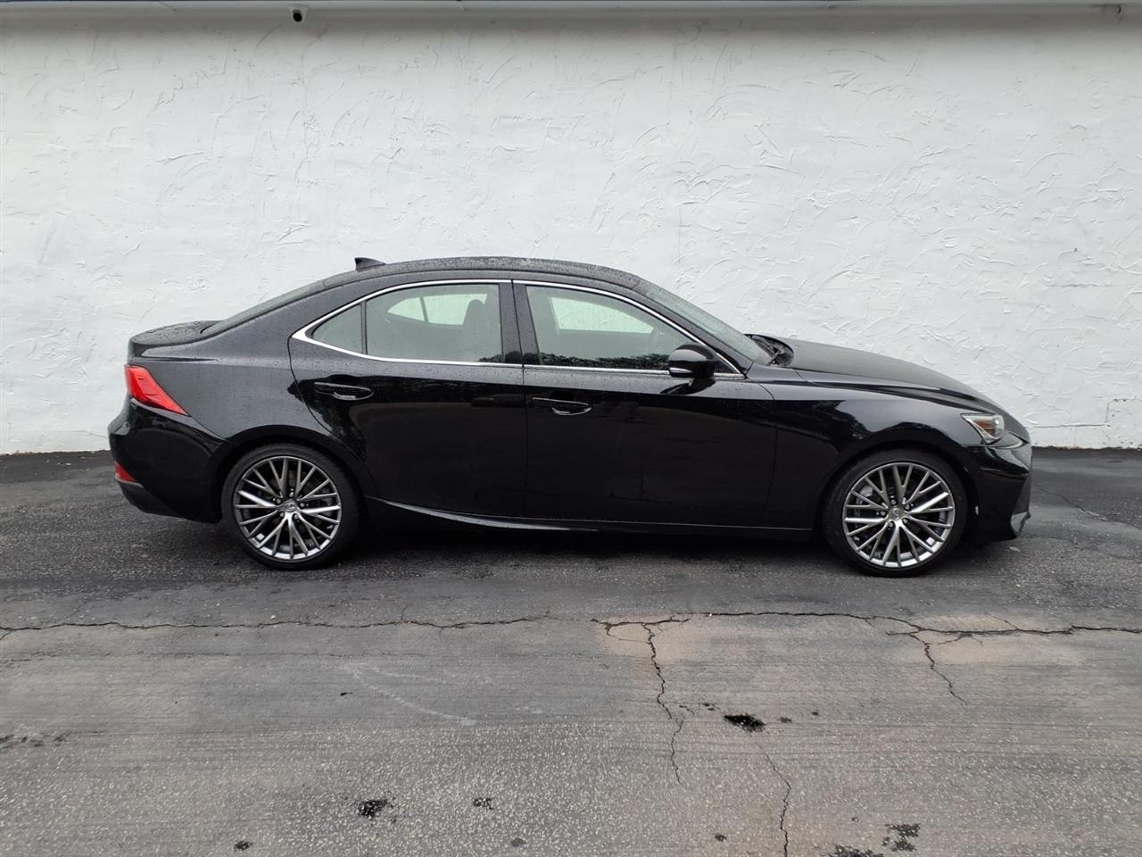 Lexus IS IS Turbo RWD 2017