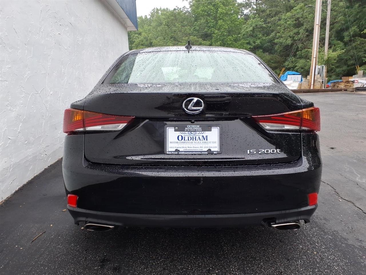Lexus IS IS Turbo RWD 2017