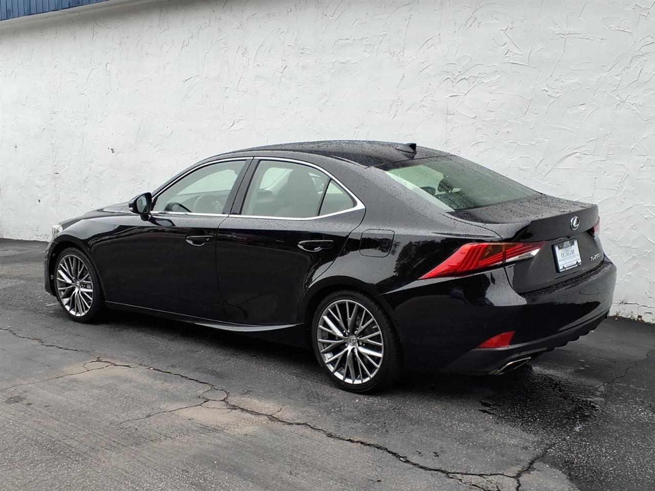 Lexus IS IS Turbo RWD 2017