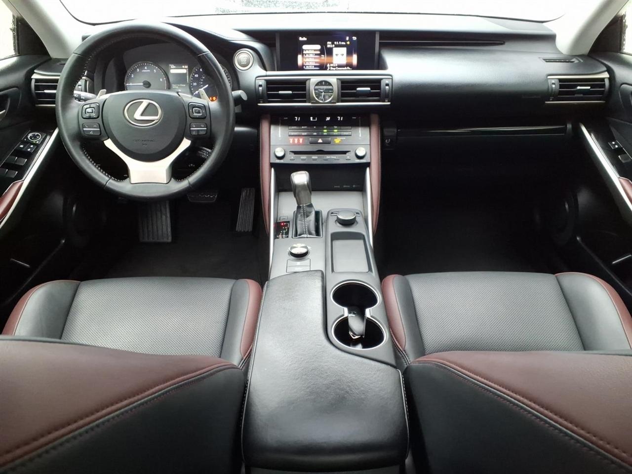 Lexus IS IS Turbo RWD 2017
