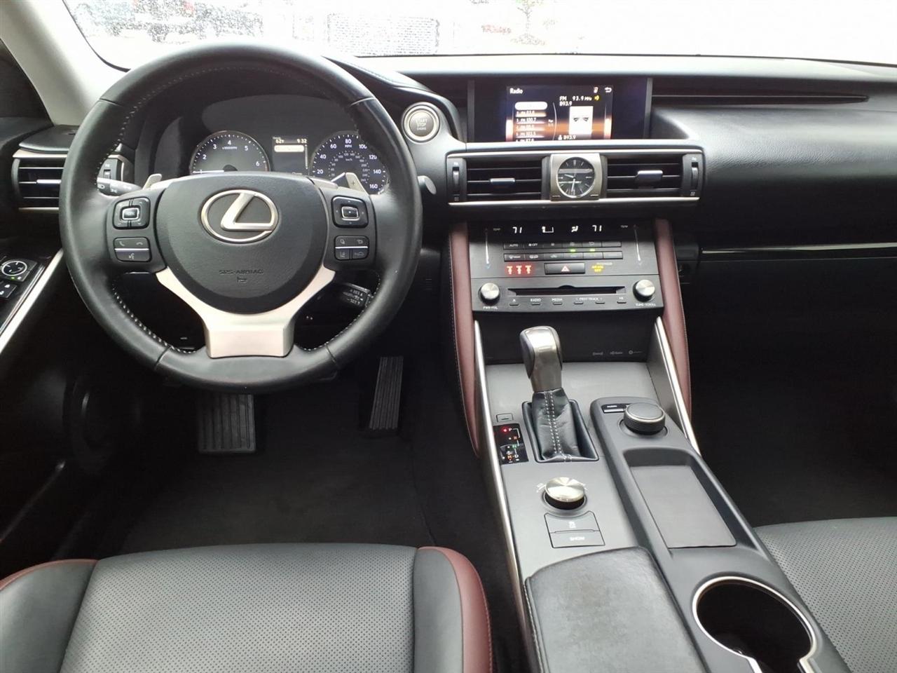 Lexus IS IS Turbo RWD 2017
