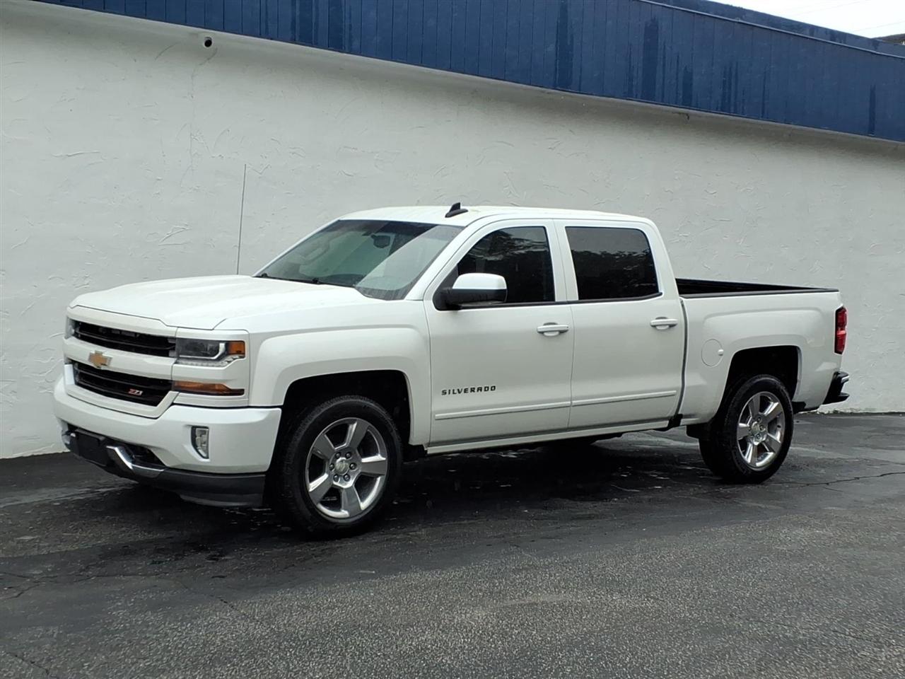 Chevrolet Silverado 1500 4WD Crew Cab 143.5" LT w/2LT 2017