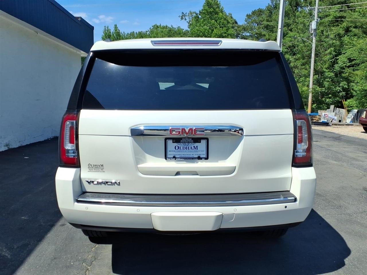GMC Yukon 2WD 4dr Denali 2015