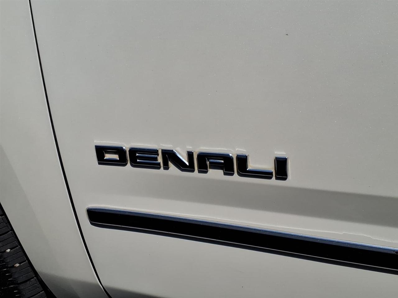 GMC Yukon 2WD 4dr Denali 2015