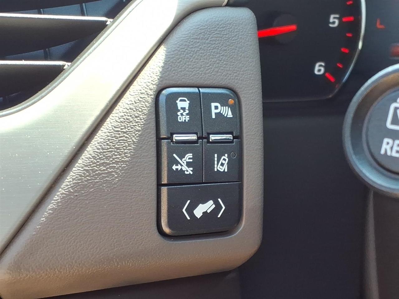 GMC Yukon 2WD 4dr Denali 2015