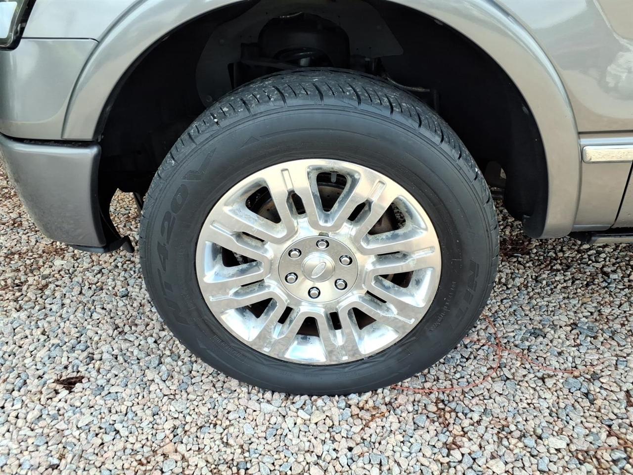 Ford F-150 4WD SuperCrew 145" Platinum 2012