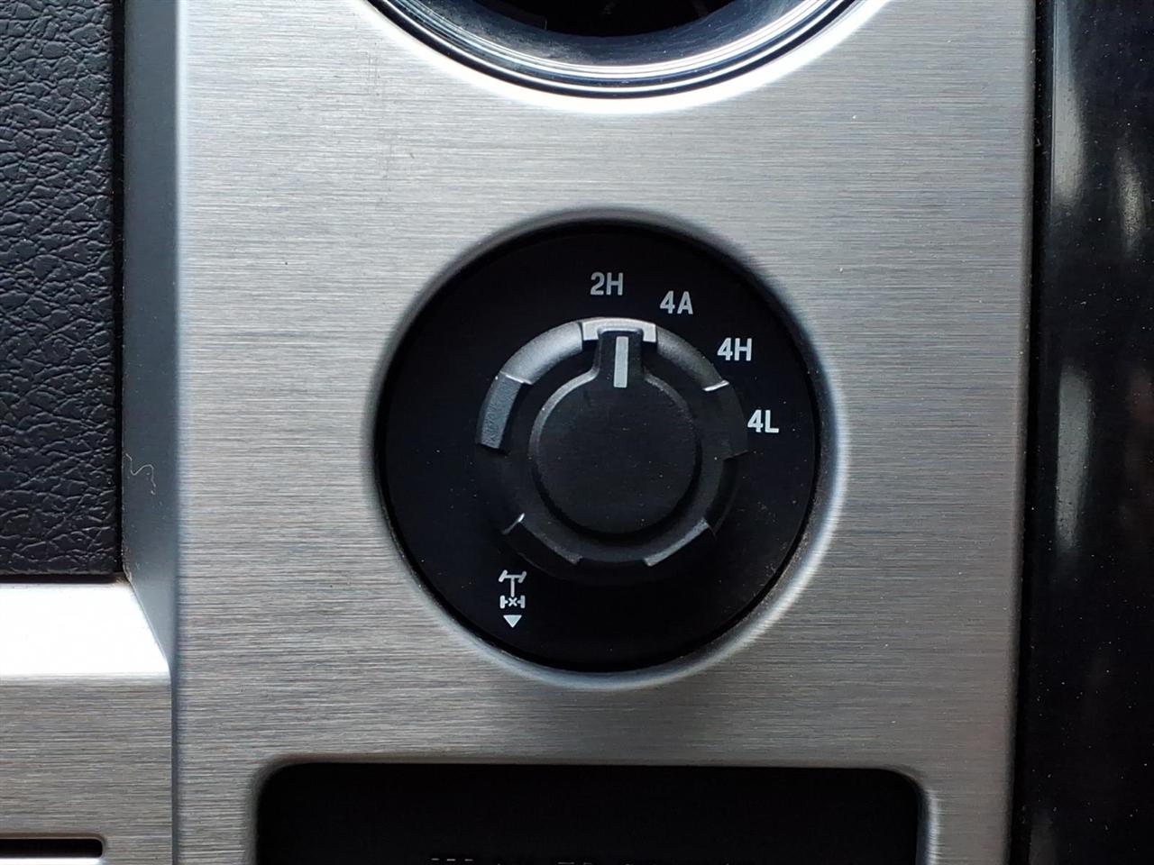 Ford F-150 4WD SuperCrew 145" Platinum 2012