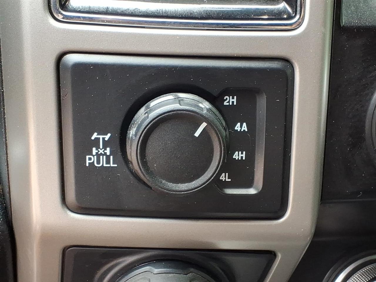Ford F-150 SuperCrew 139" Lariat 4WD 2019