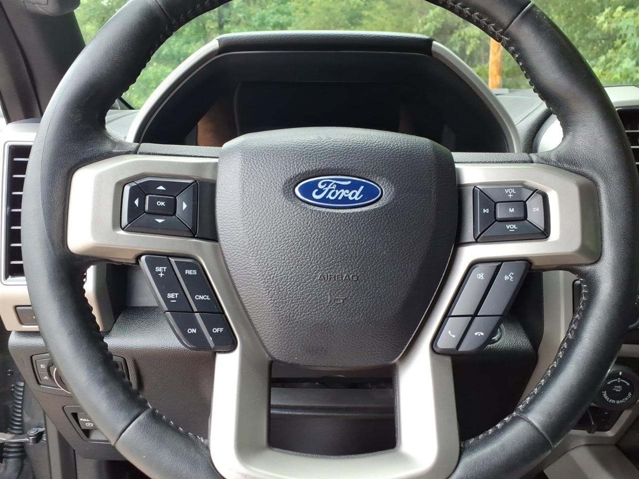 Ford F-150 SuperCrew 139" Lariat 4WD 2019