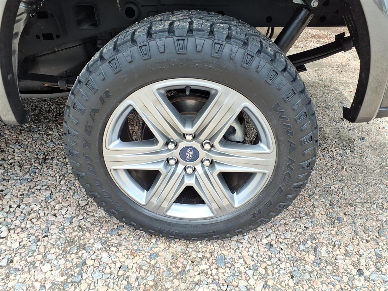 Ford F-150 SuperCrew 139" Lariat 4WD 2019
