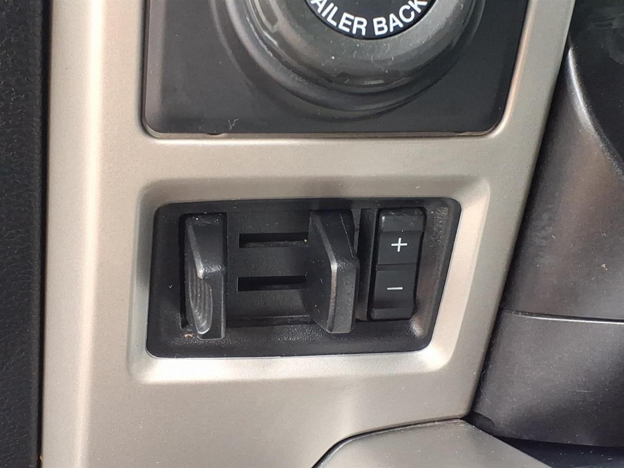 Ford F-150 SuperCrew 139" Lariat 4WD 2019