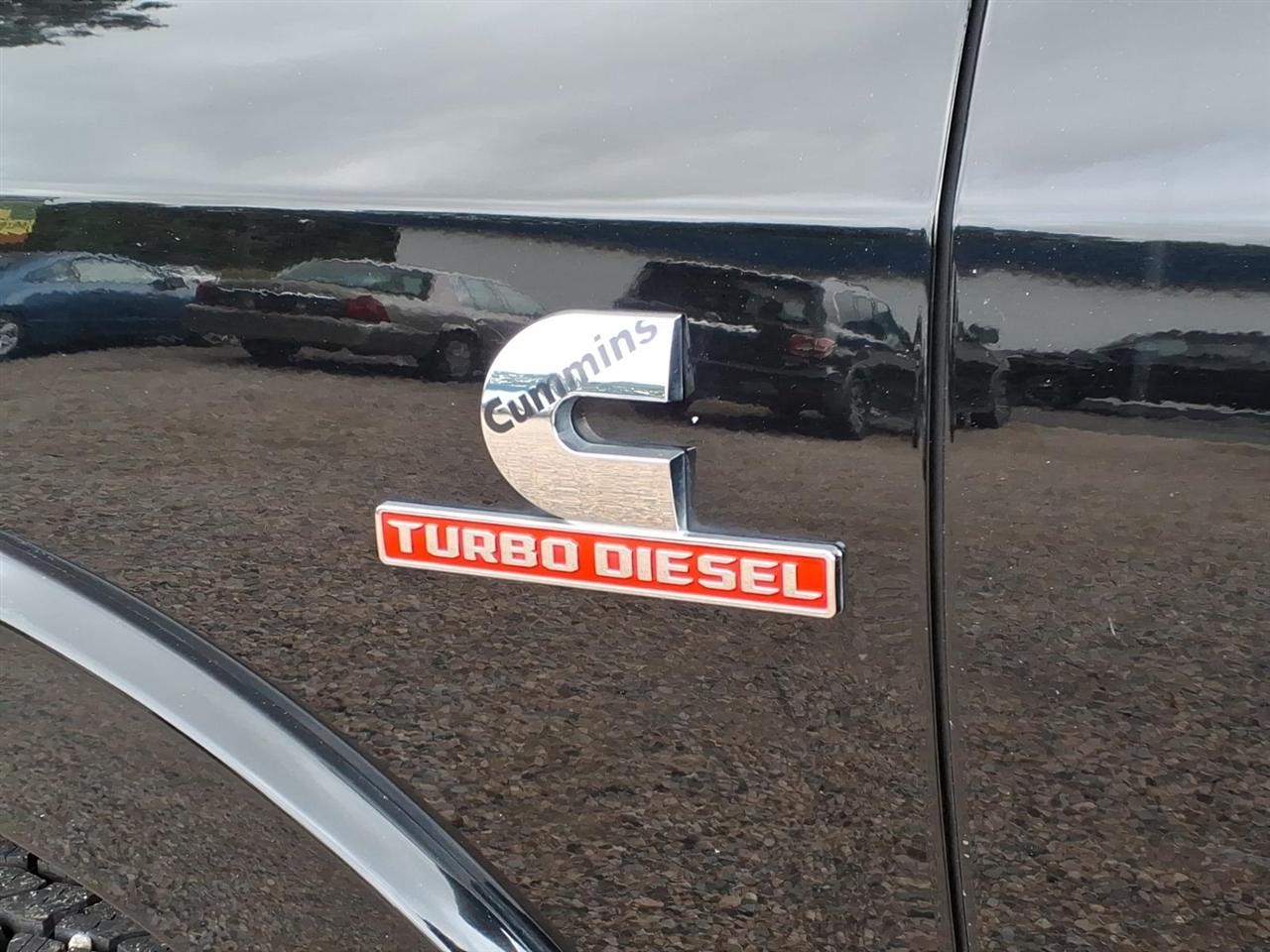 RAM 2500 Laramie 4x4 Crew Cab 6'4" Box 2022