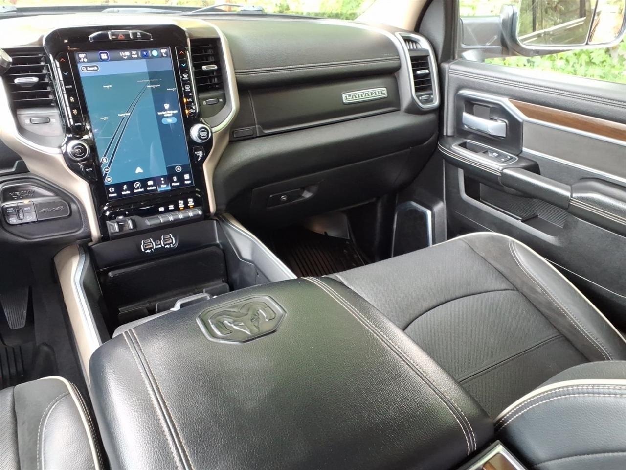 RAM 2500 Laramie 4x4 Crew Cab 6'4" Box 2022
