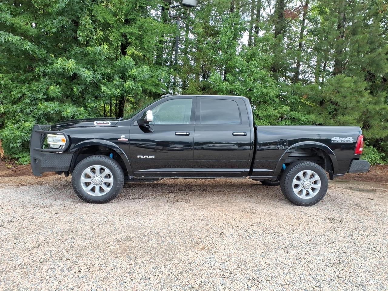 RAM 2500 Laramie 4x4 Crew Cab 6'4" Box 2022