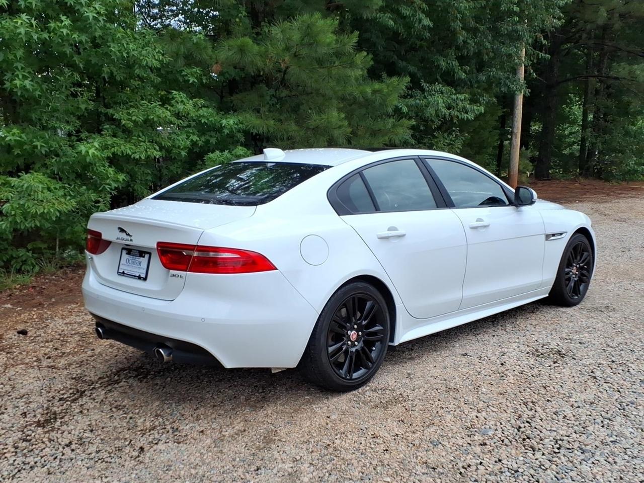 Jaguar XE 30t R-Sport RWD 2018
