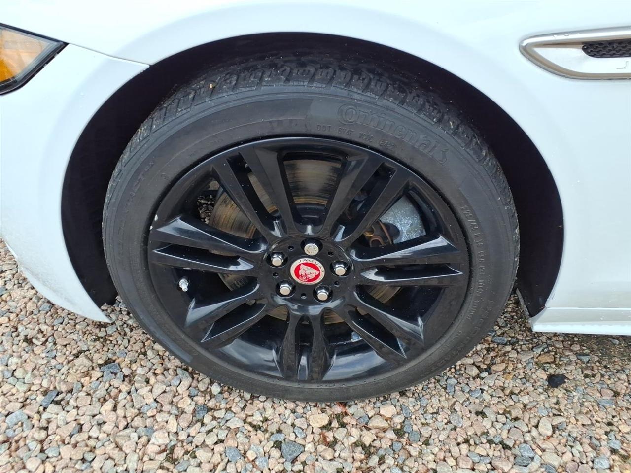 Jaguar XE 30t R-Sport RWD 2018