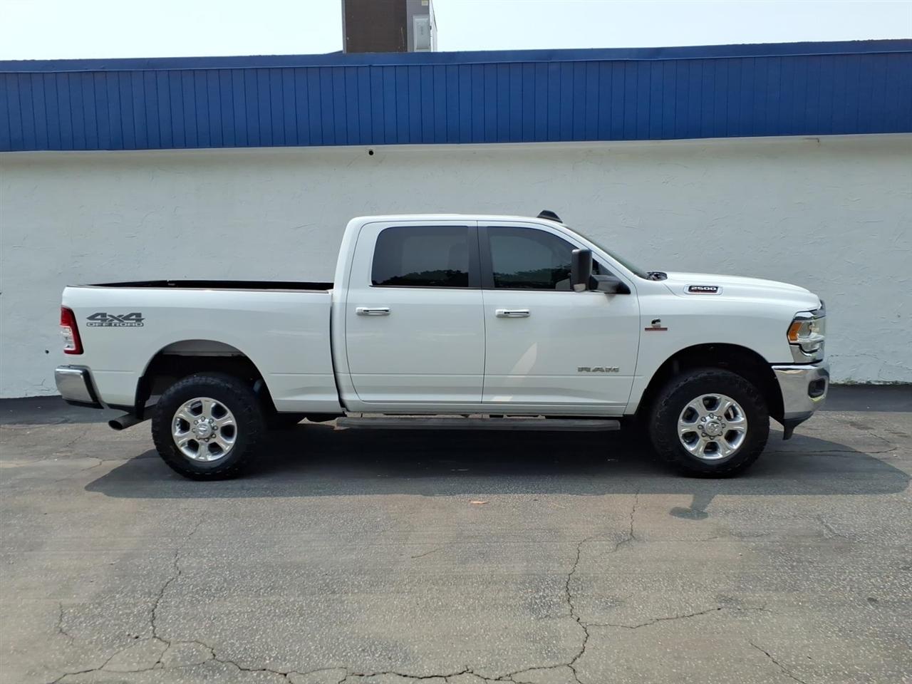 RAM 2500 Big Horn 4x4 Crew Cab 6'4" Box 2019