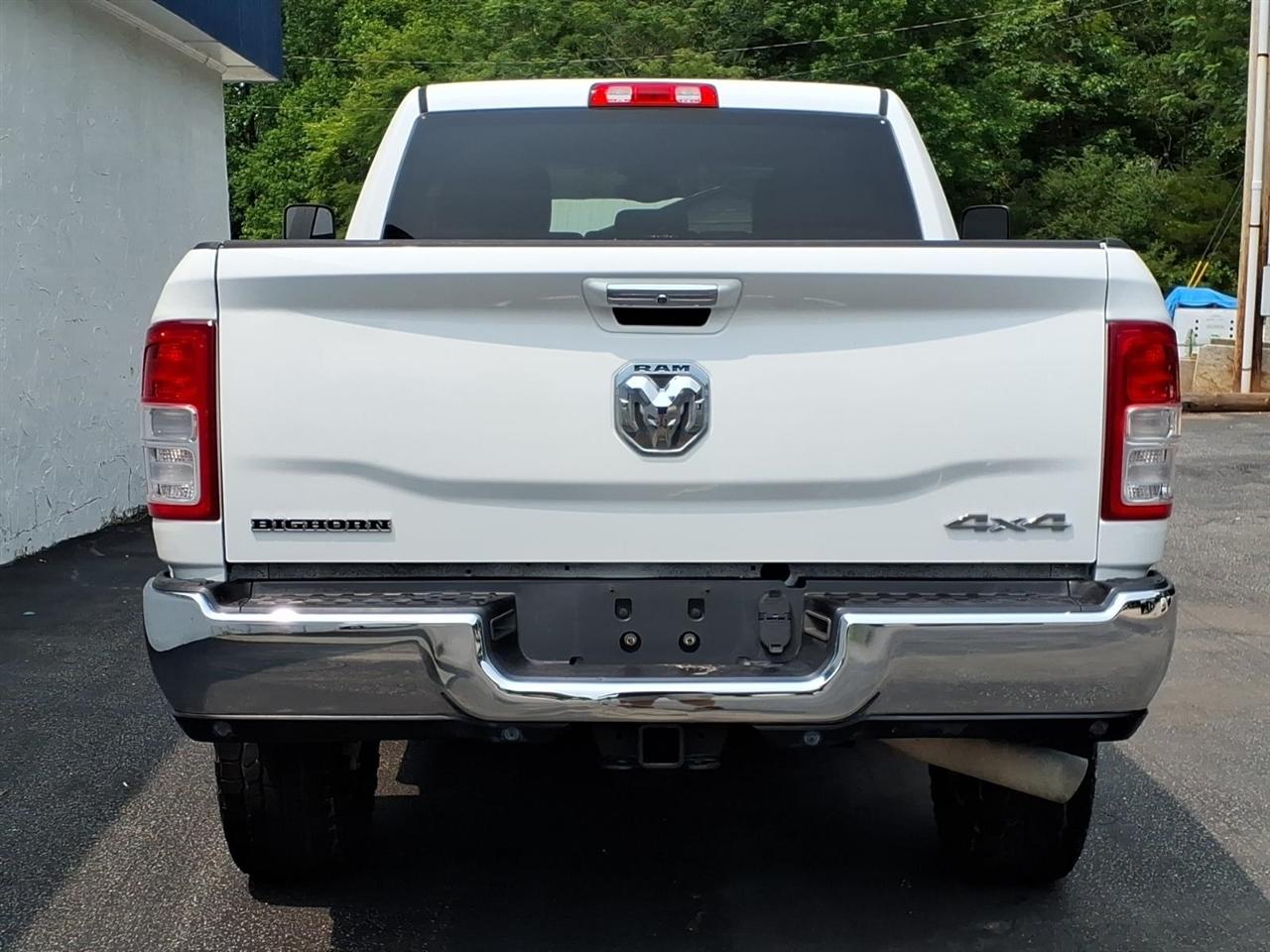 RAM 2500 Big Horn 4x4 Crew Cab 6'4" Box 2019