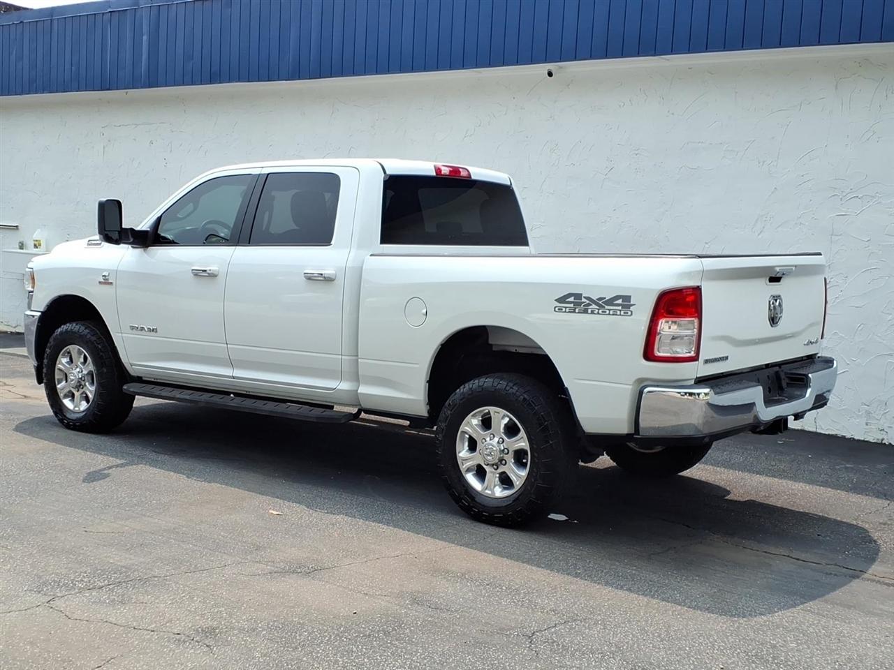 RAM 2500 Big Horn 4x4 Crew Cab 6'4" Box 2019