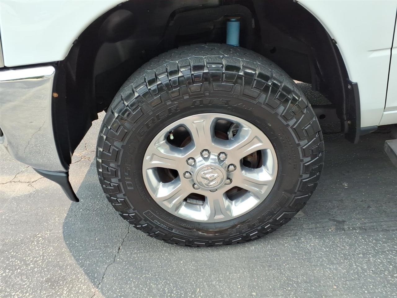 RAM 2500 Big Horn 4x4 Crew Cab 6'4" Box 2019
