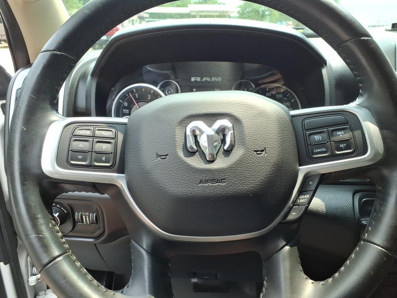 RAM 2500 Big Horn 4x4 Crew Cab 6'4" Box 2019