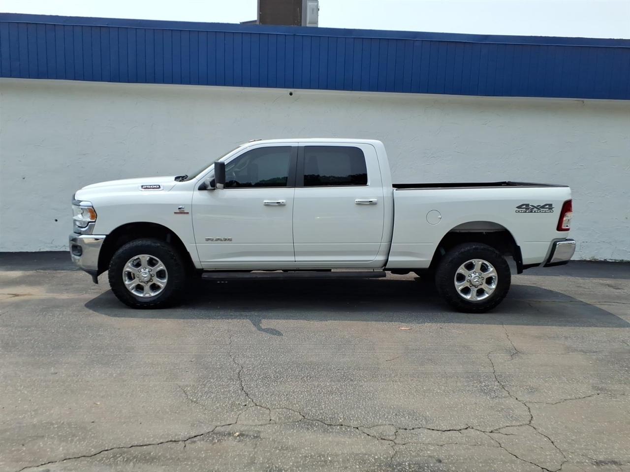 RAM 2500 Big Horn 4x4 Crew Cab 6'4" Box 2019