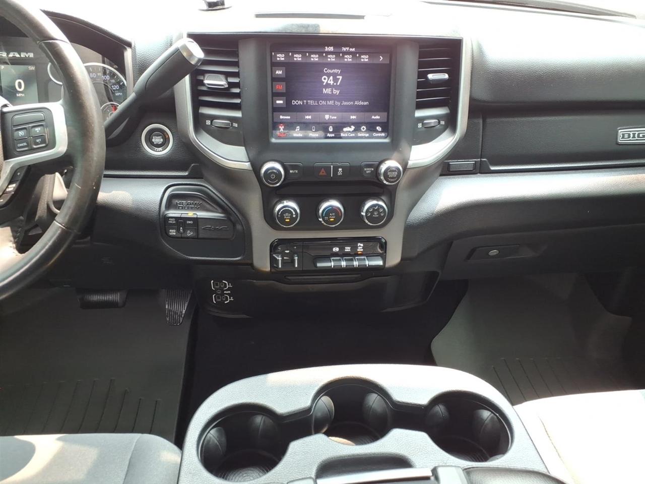 RAM 2500 Big Horn 4x4 Crew Cab 6'4" Box 2019