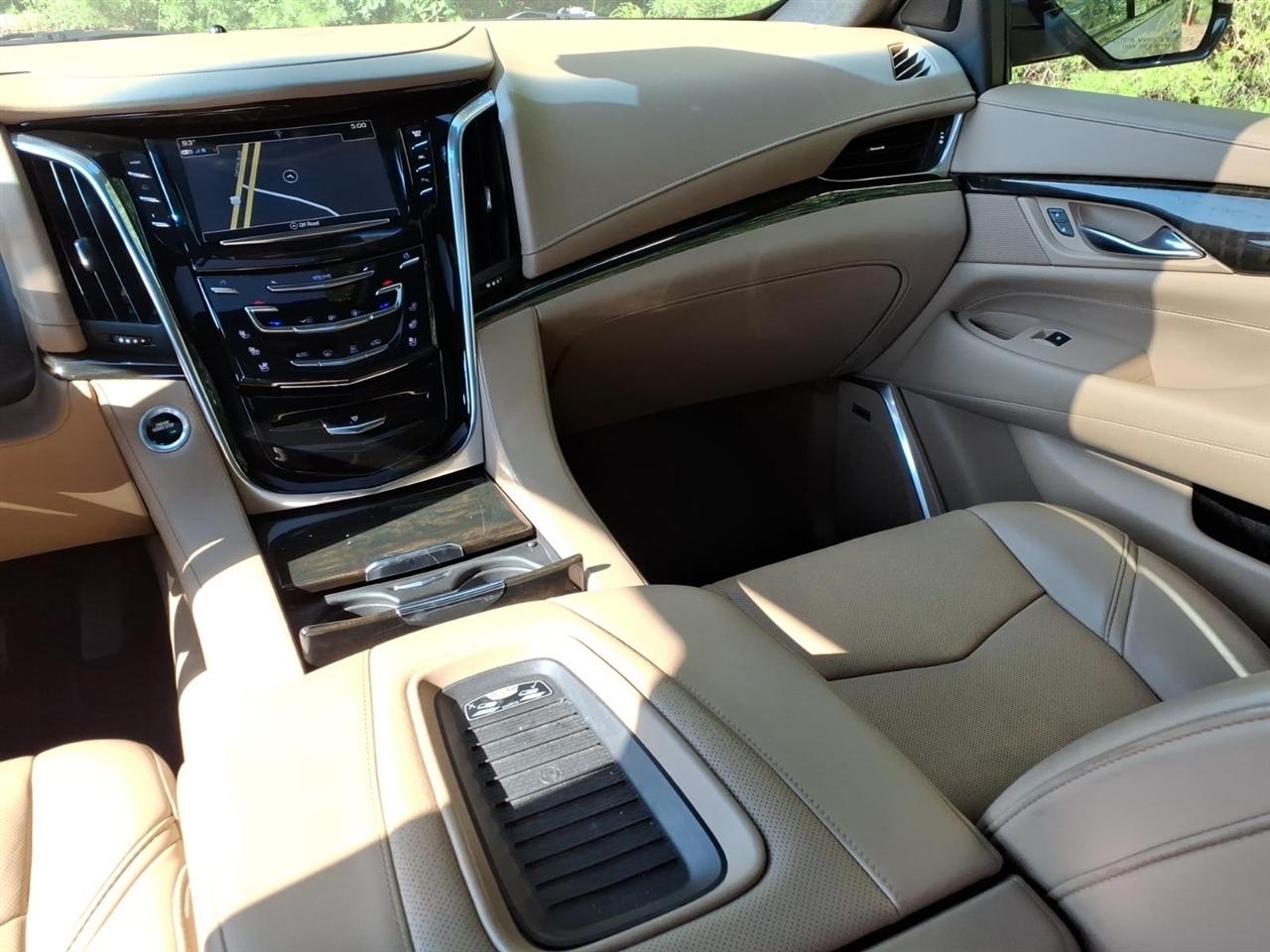 Cadillac Escalade 4WD 4dr Platinum 2018