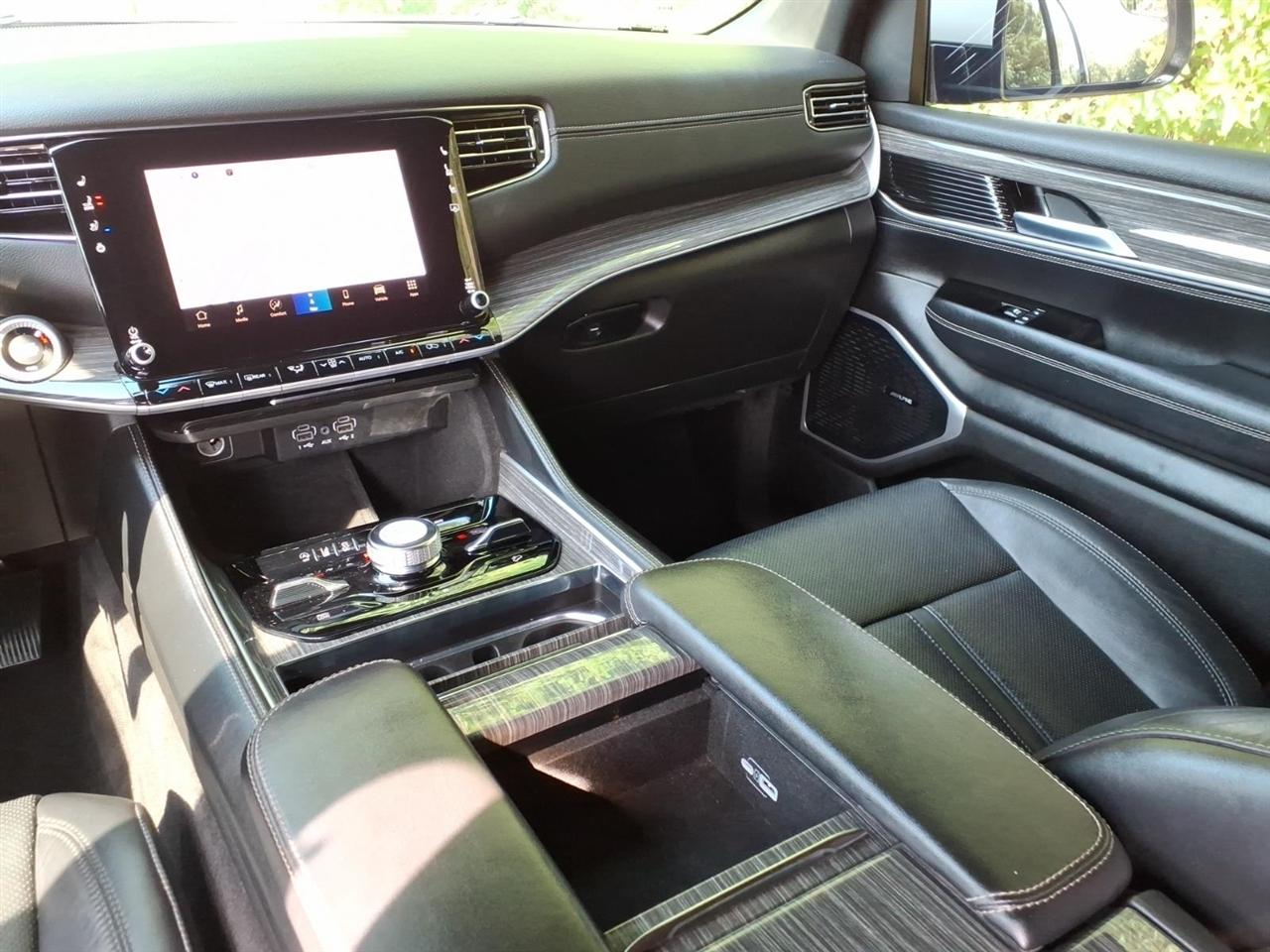 2022 Jeep Wagoneer Series III - Photo 16