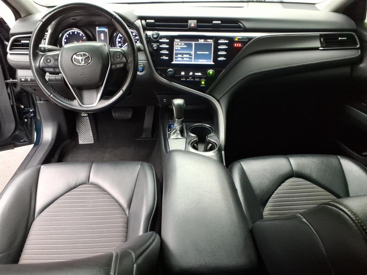 Toyota Camry XLE Auto (Natl) 2019