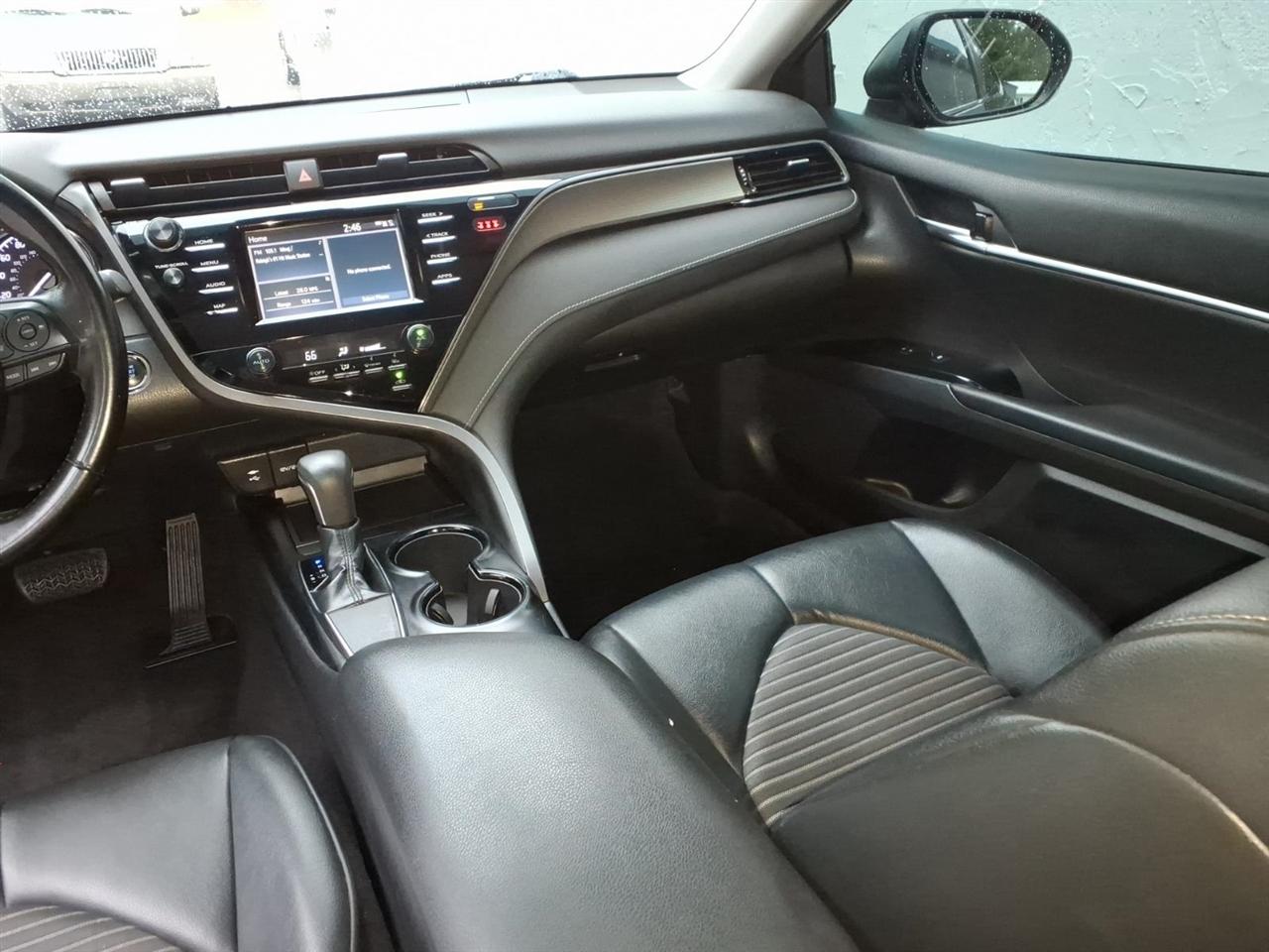 Toyota Camry XLE Auto (Natl) 2019