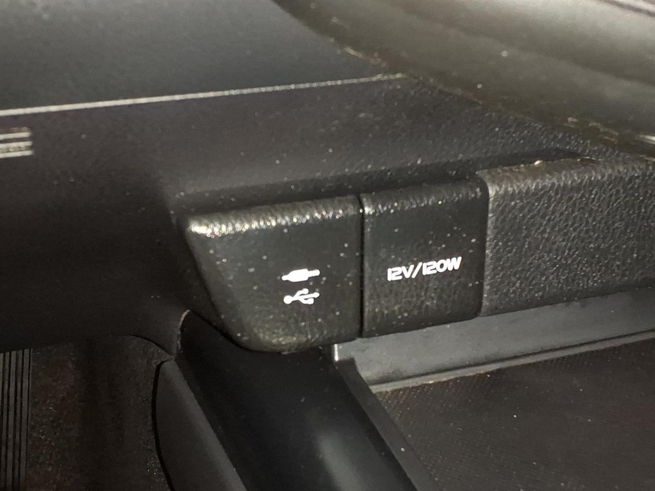 Toyota Camry XLE Auto (Natl) 2019