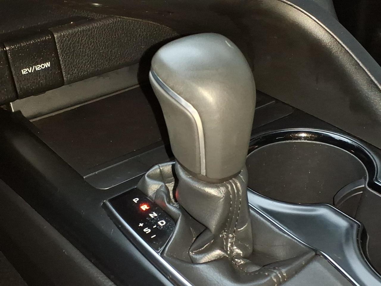 Toyota Camry XLE Auto (Natl) 2019