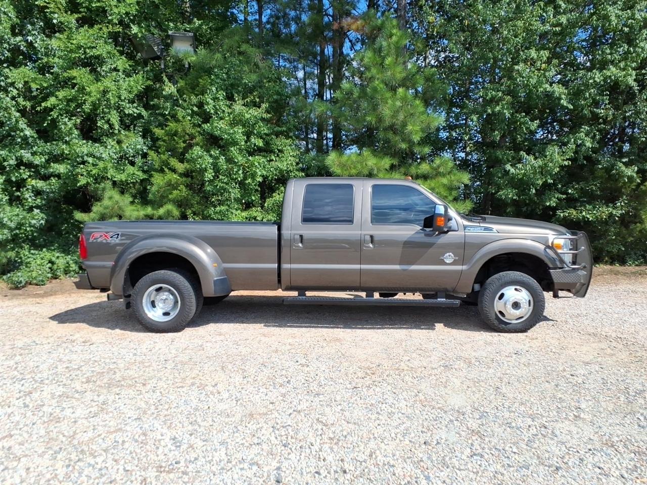 Ford Super Duty F-350 DRW 4WD Crew Cab 172" Platinum 2016